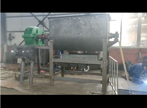 1500升碳钢材质暖贴拌料机
